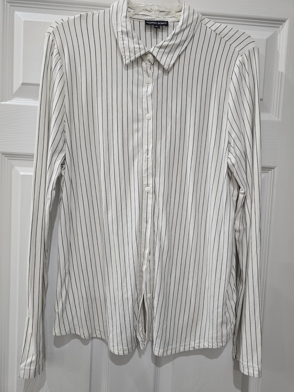 Modern Works Women’s White Pinstripe Button-Up Shirt Size L